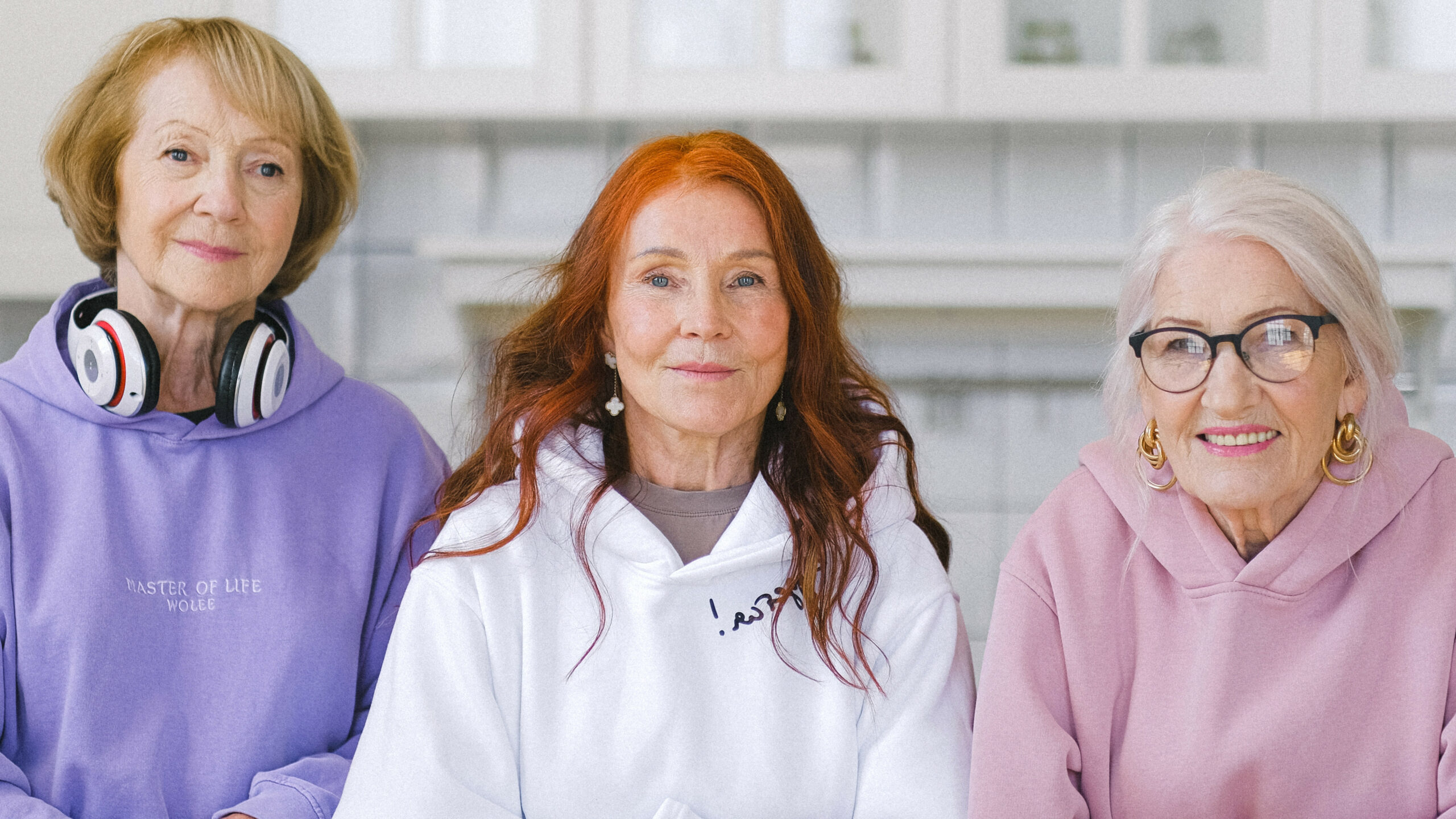 3 femmes âgées mais toujours dans le vent !