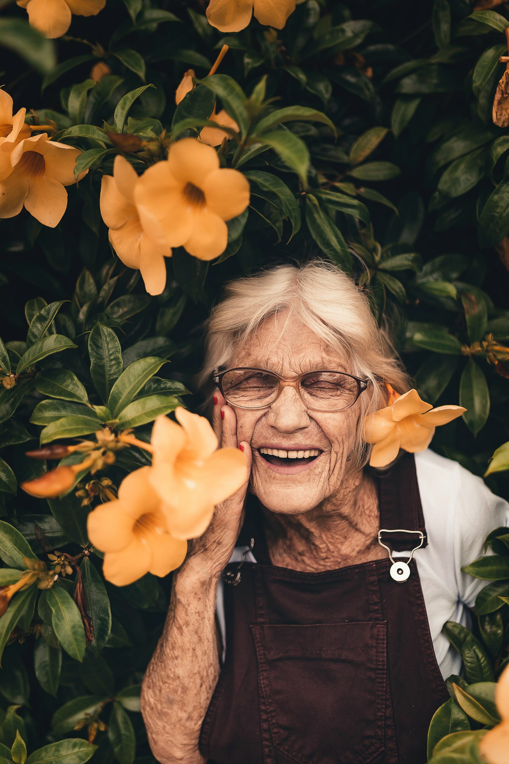 Personne âgée heureuse.